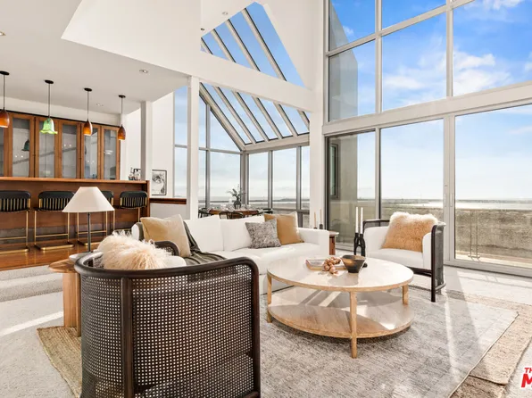 5209 Ocean Front Walk APT 301, Marina Del Rey, CA 90292