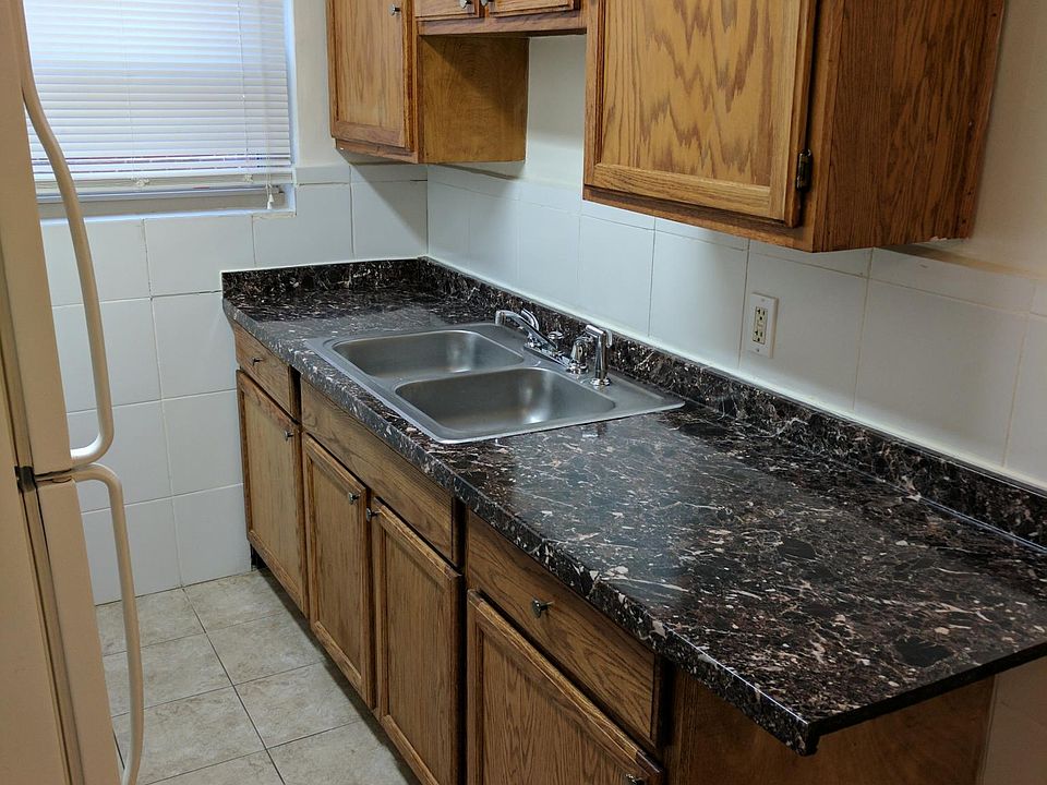 1st image of 7110 Eastlawn Dr APT 2