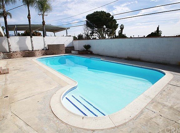 3rd image of 26017 Holly Vista Blvd