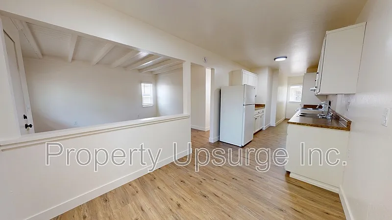 1 bed, 1.0 bath, 713 sqft, $1,295 — Photo 2