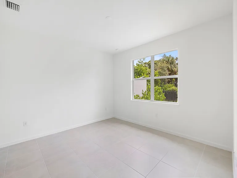 1349 Harper Way — Photo 10