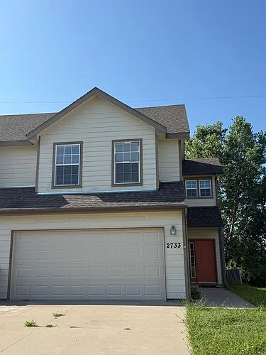 2731-2733 Elm Creek Photo 1