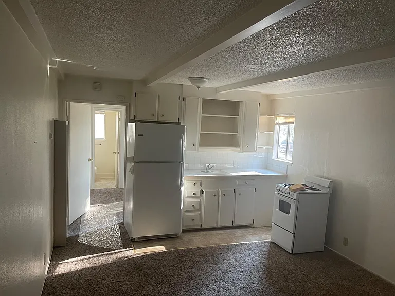 405 Marshall St #B2 — Photo 11