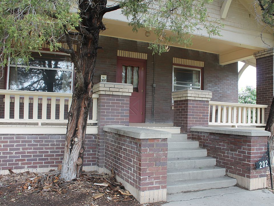 1st image of 202 E Adams Ave