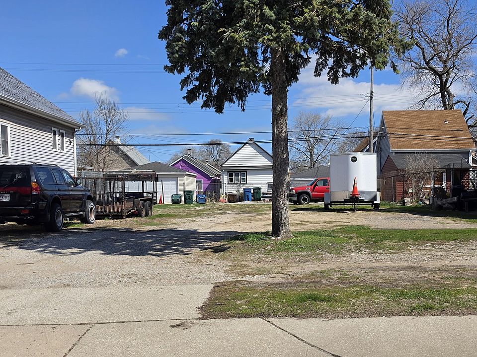 1st image of 931 Summer St