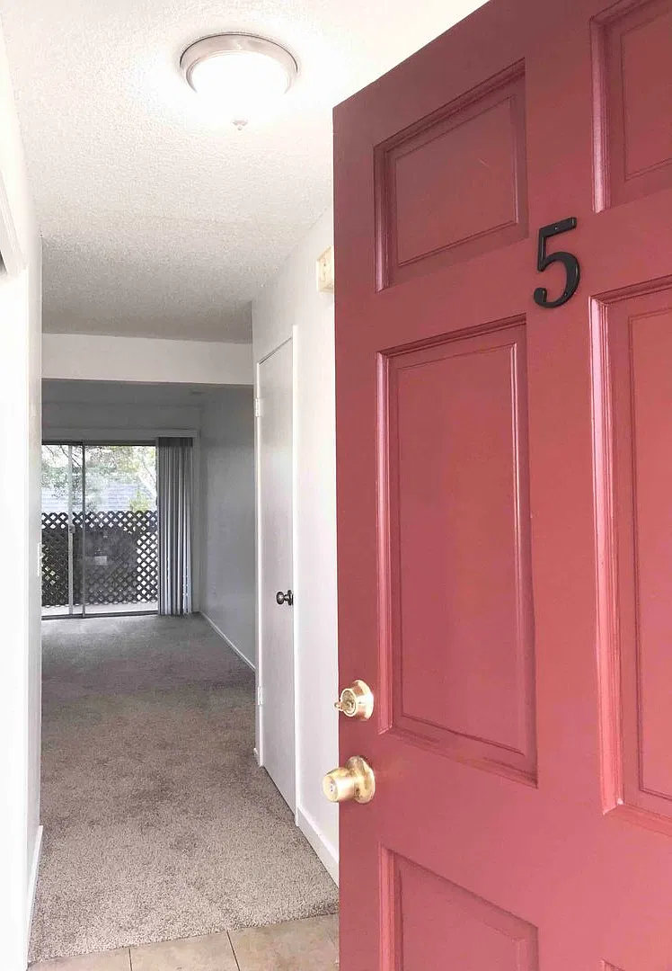 550 D Street — Photo 1