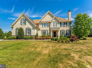 25 Cumberland Dr, Downingtown, PA 19335