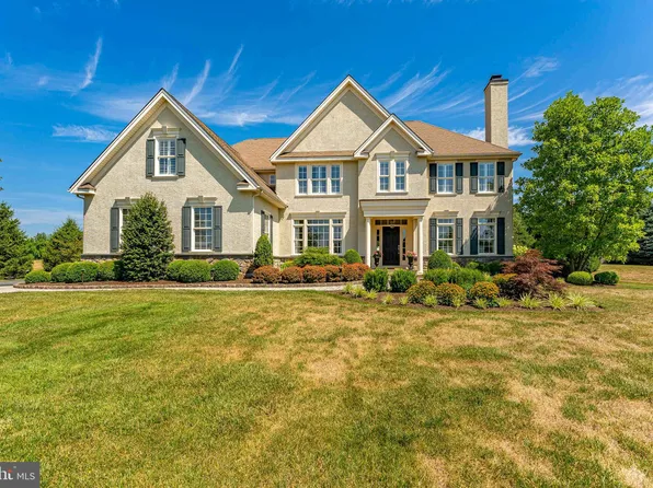 25 Cumberland Dr, Downingtown, PA 19335