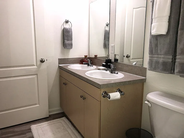 Falcon Ridge Apartments — Photo 30