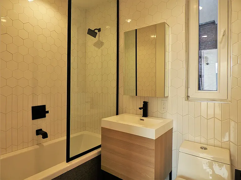 309 Grand St #2B — Photo 6