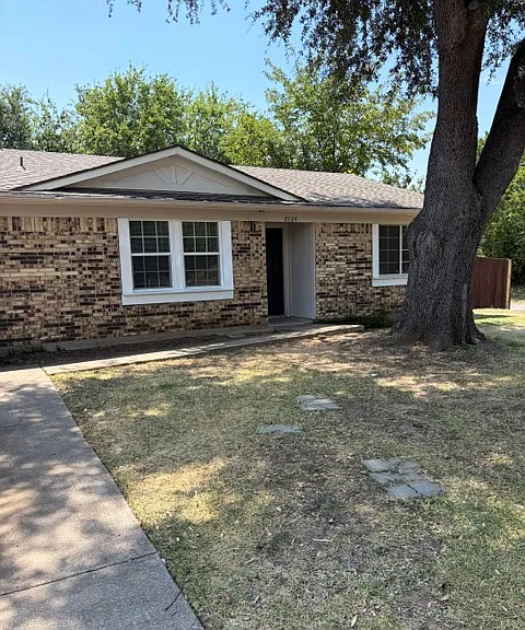 2524 Catalina Way — Photo 2