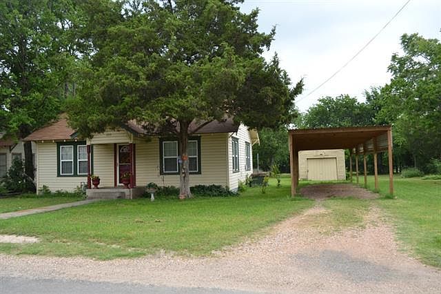 2nd image of 220 College