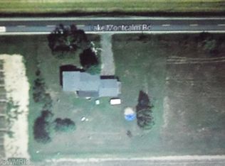 1600 E Lake Montcalm Rd, Edmore, MI 48829