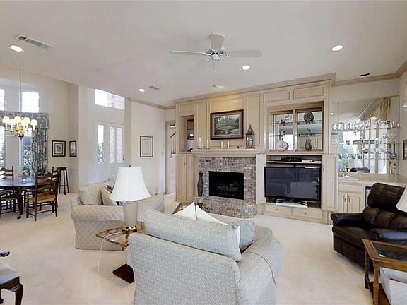 5th image of 938 Hills Creek Dr