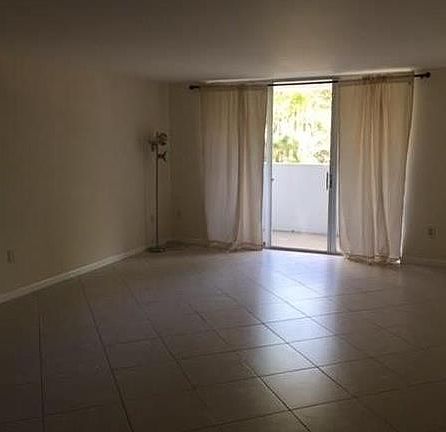 5th image of 2780 NE 183rd St APT 103