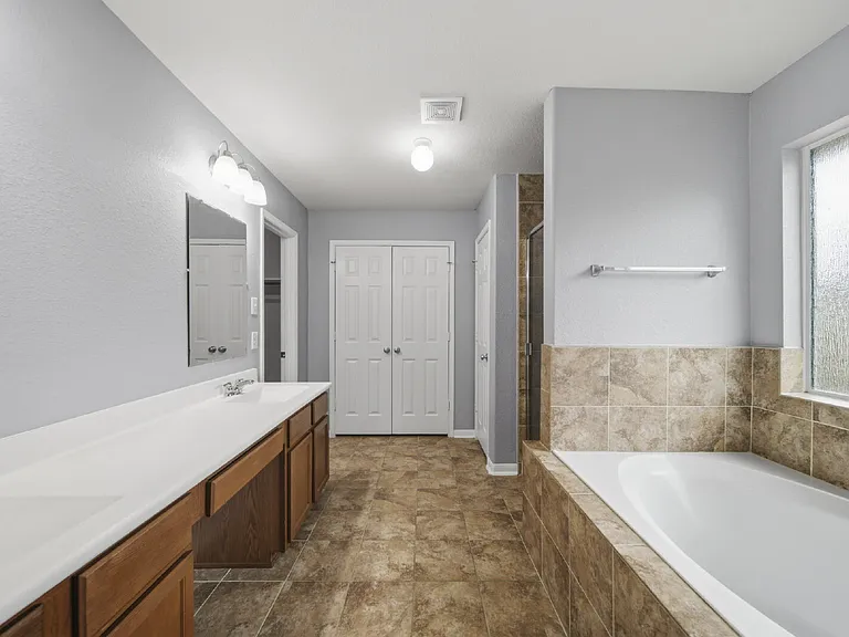 2306 Emerald Stone Ct — Photo 12