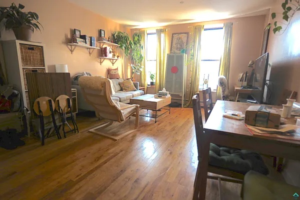 Rented by EXR | media 23