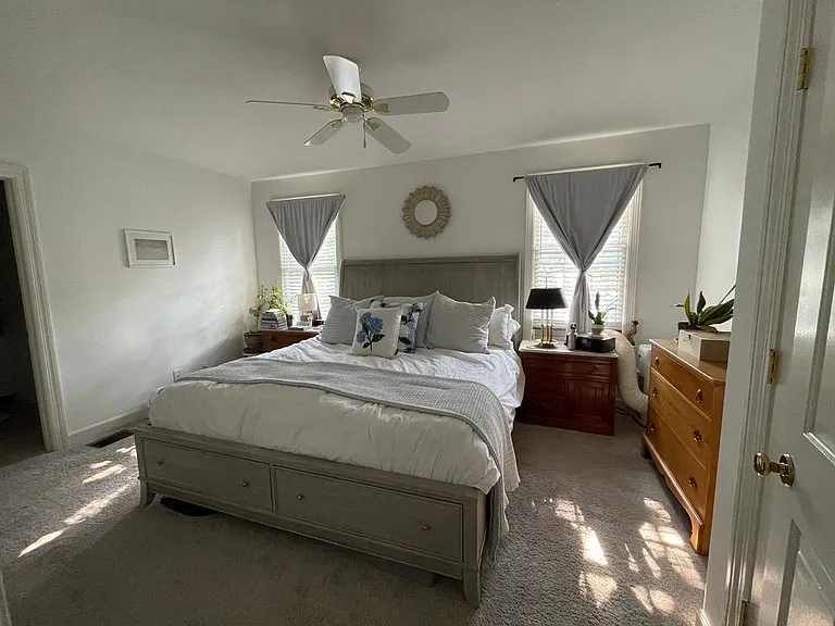 2060 Graybar Ln — Photo 9