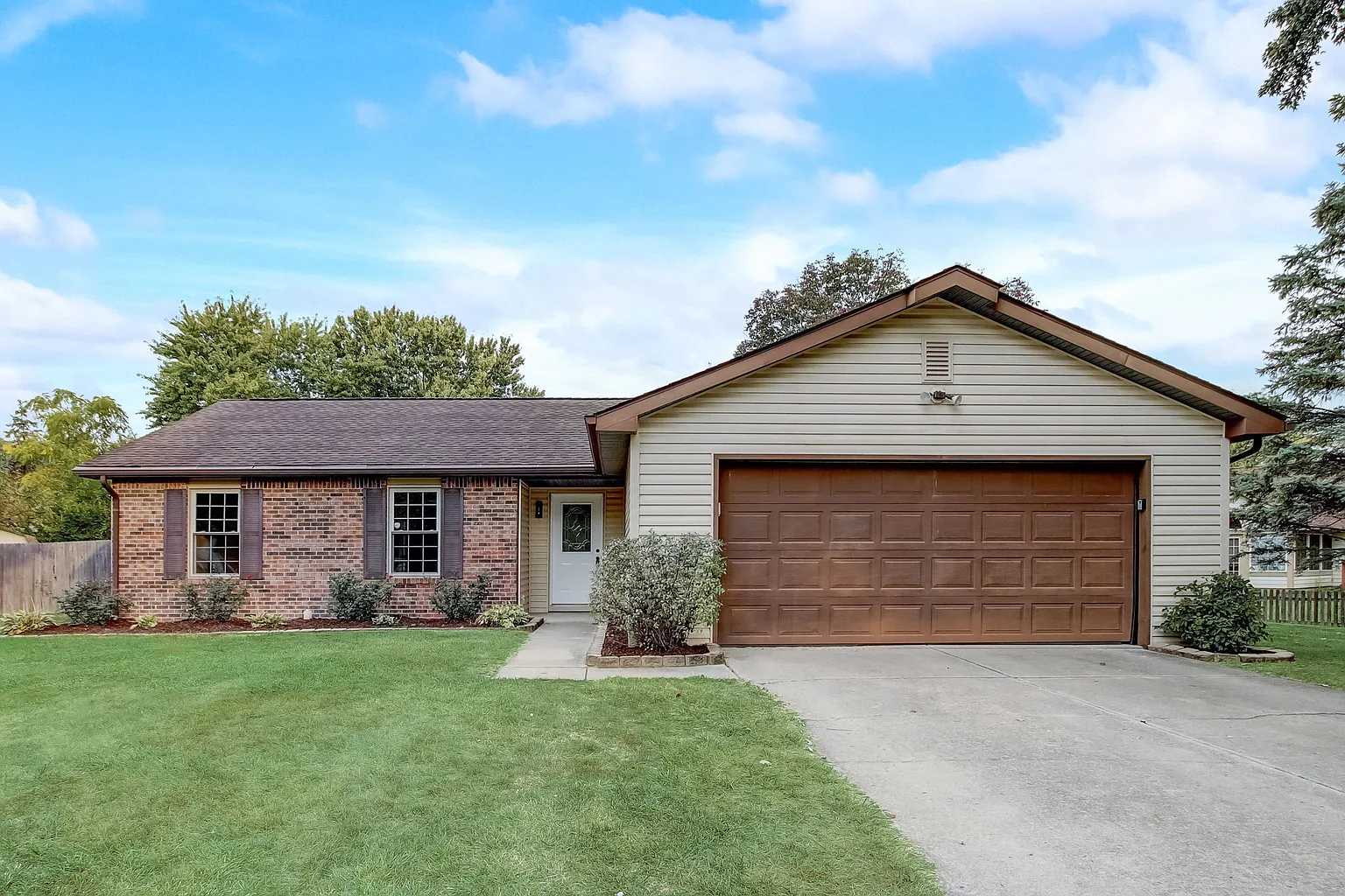 8526 Honeysuckle Way photo 1