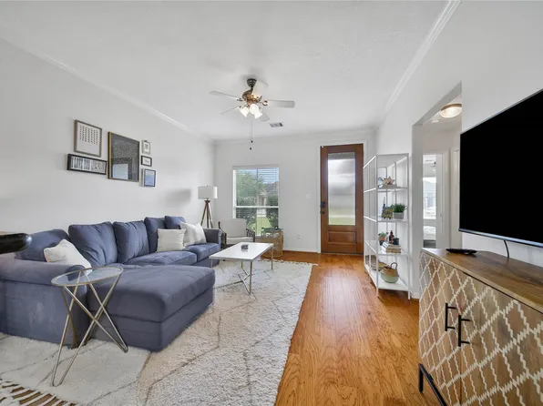 12718 Pine Woods St, Tomball, TX 77375