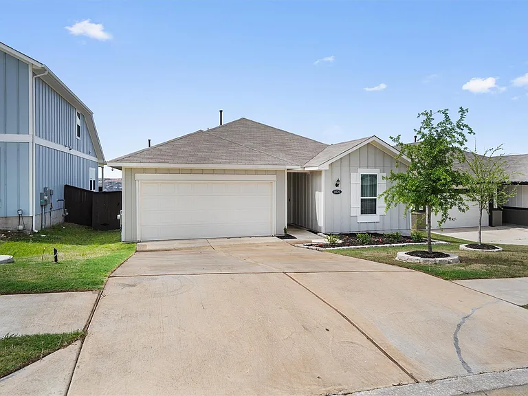 11620 Comano Dr — Photo 2