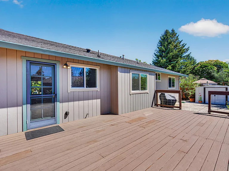 2020 Rivera Dr — Photo 31