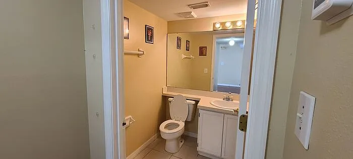 2411 Berkshire Ct — Photo 15