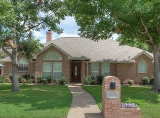 6929 Tameron Trl, Fort Worth, TX 76132