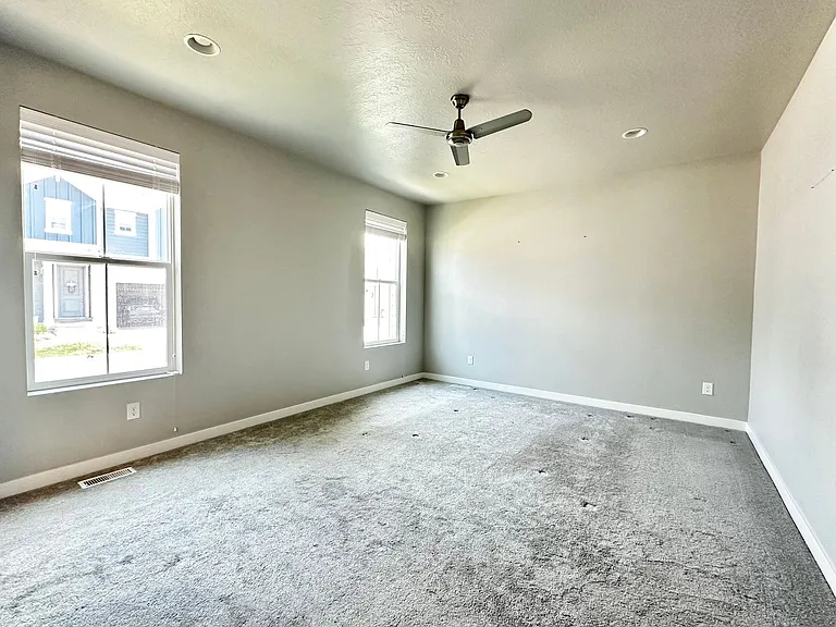 5042 W Willow Way — Photo 15