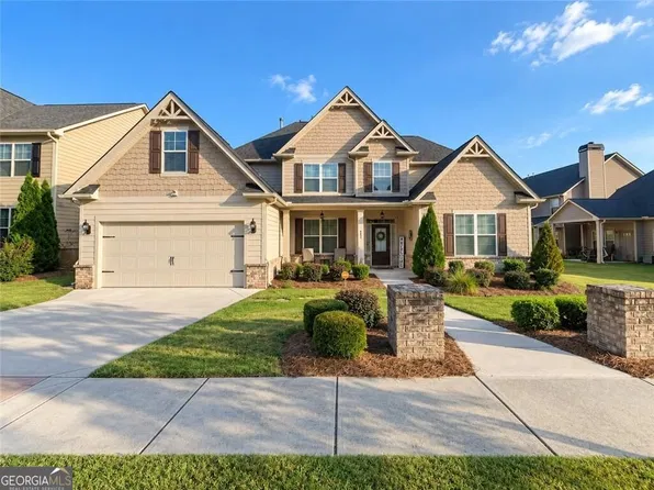 682 Mallard Cv, Loganville, GA 30052