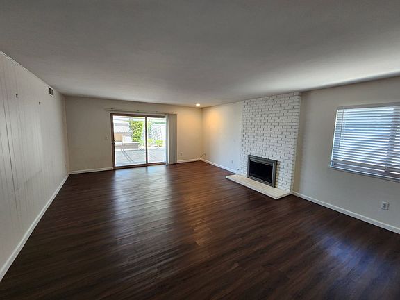 2nd image of 3240 Mercer Ln