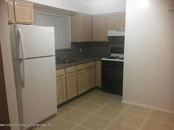 2nd image of 20 Norwich St #2