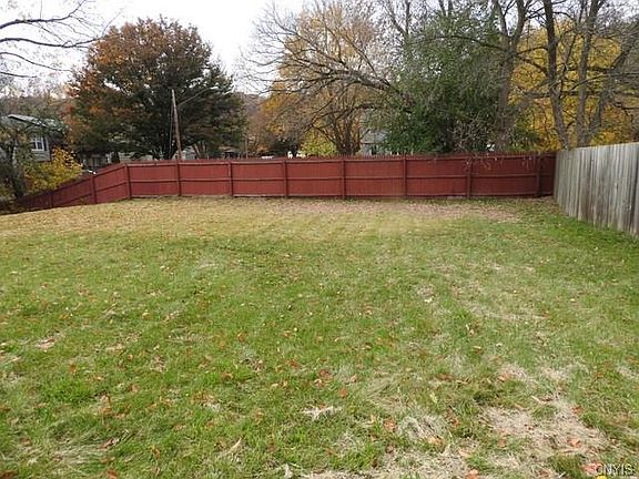 3rd image of 1632-34 Valley Dr