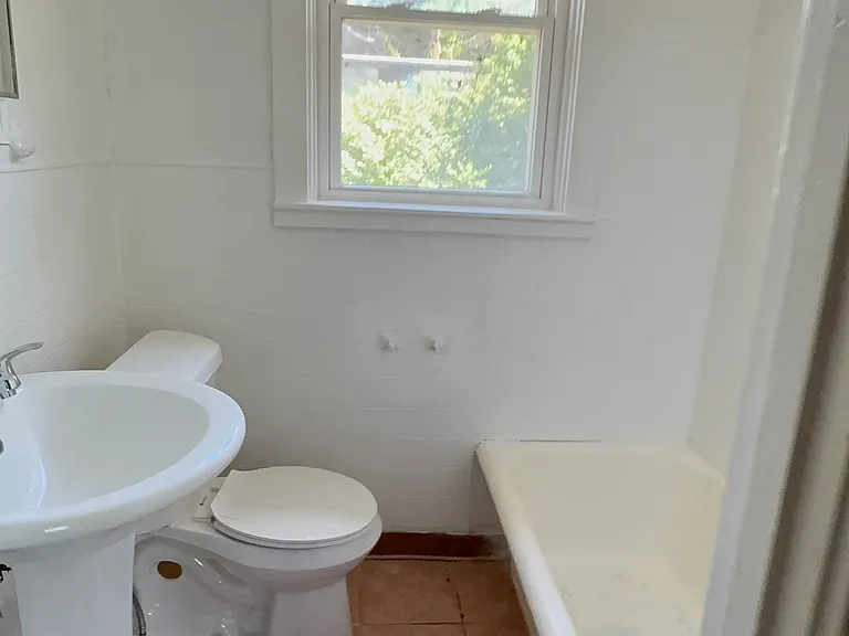 221 Reifert St — Photo 2