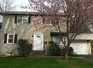 13 Major Applebys Rd, Ardsley, NY 10502