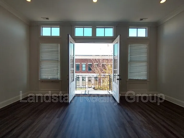10514 Meeting St #201 — Photo 27