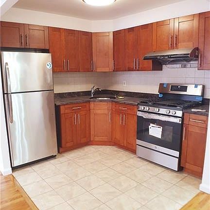 5th image of 147 28th Ave #1A