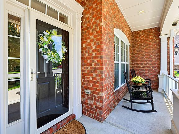 4th image of 271 Antebellum Ln