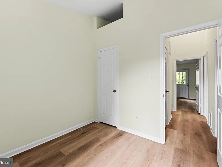 2615 Chivalry Ct — Photo 28
