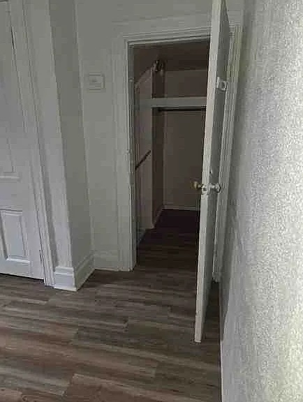 12 Courtright St — Photo 4