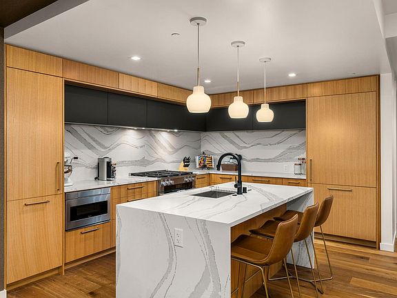4th image of 590 Waterfront Way Unit 200