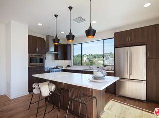 1427 1/2 Center Ln, Los Angeles, CA 90026