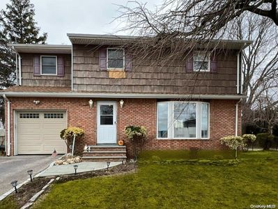 44 E Grove Street, Massapequa, NY, 11758