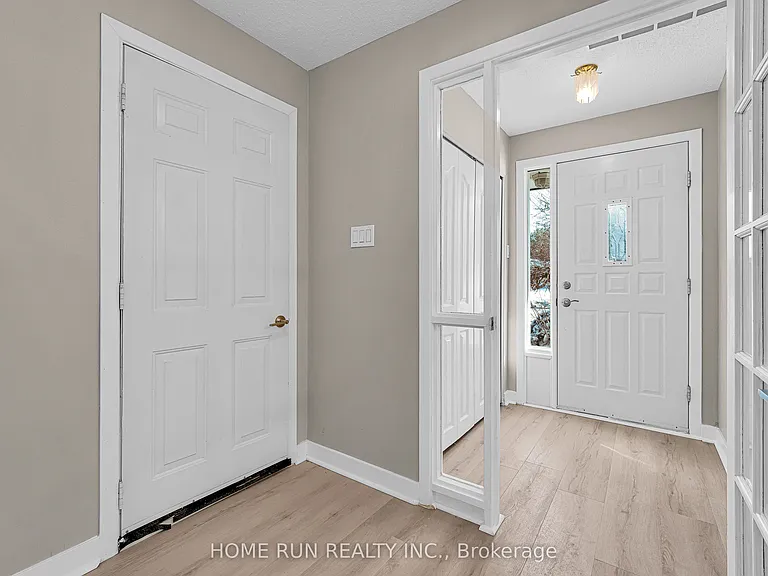 1259 Meadowlands Dr E — Photo 4