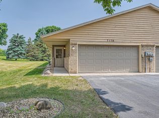 7178 Robinwood Ct, Woodbury, MN 55125