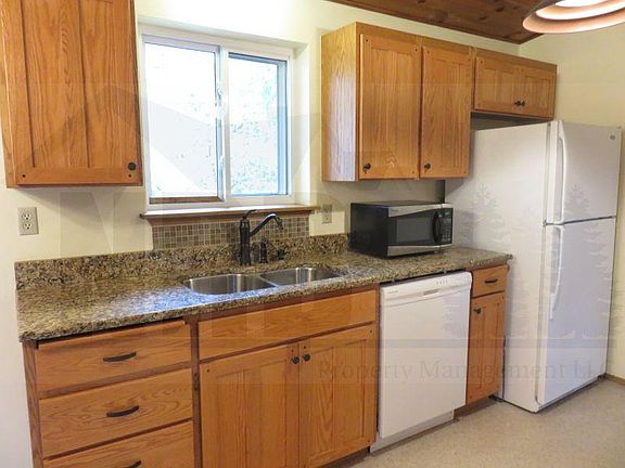 5th image of 219 118th St E