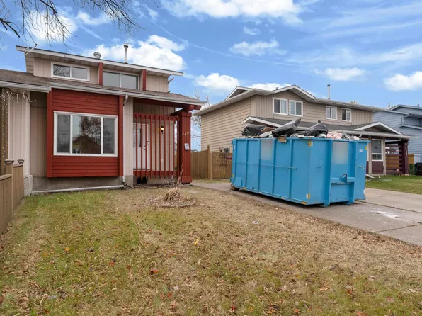 5405 39th Ave NW, Edmonton, AB T6L 1P3