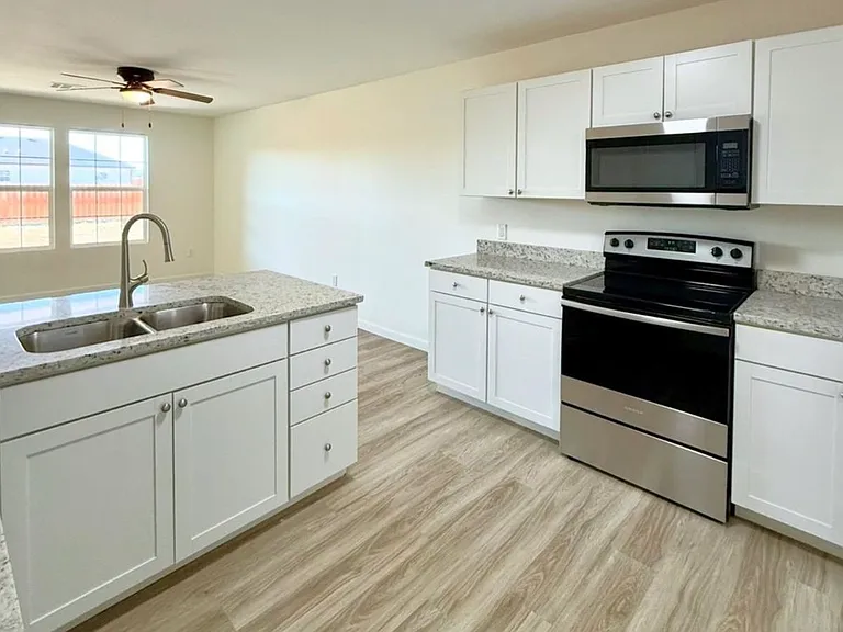 1222 Fountain Dr — Photo 6