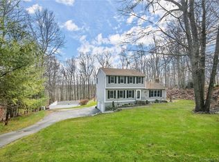 28 Laura Ln, Oxford, CT 06478
