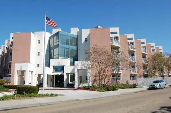 Newly Renovated Lexington Square - 62+ Age - Waitlisted - Income Restricted — Photo 4